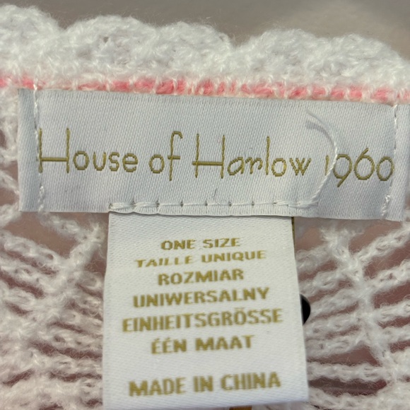 NWT House of Harlow 1960 Pink and White Heart Shrug Poncho Sweater - Picture 5 of 7